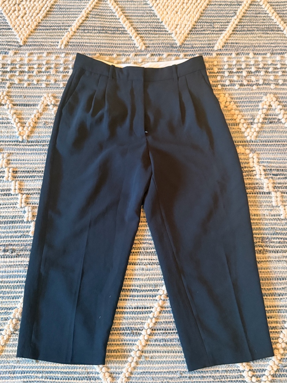 Aritzia Classic Black High-Waist Tailored Cropped Trousers